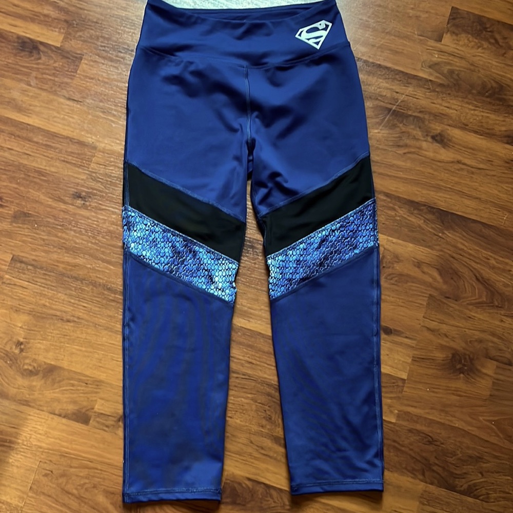 Her Universe Superman capris leggings